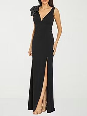 Elegant Black V‑Neck Evening Gown with Shoulder Bow